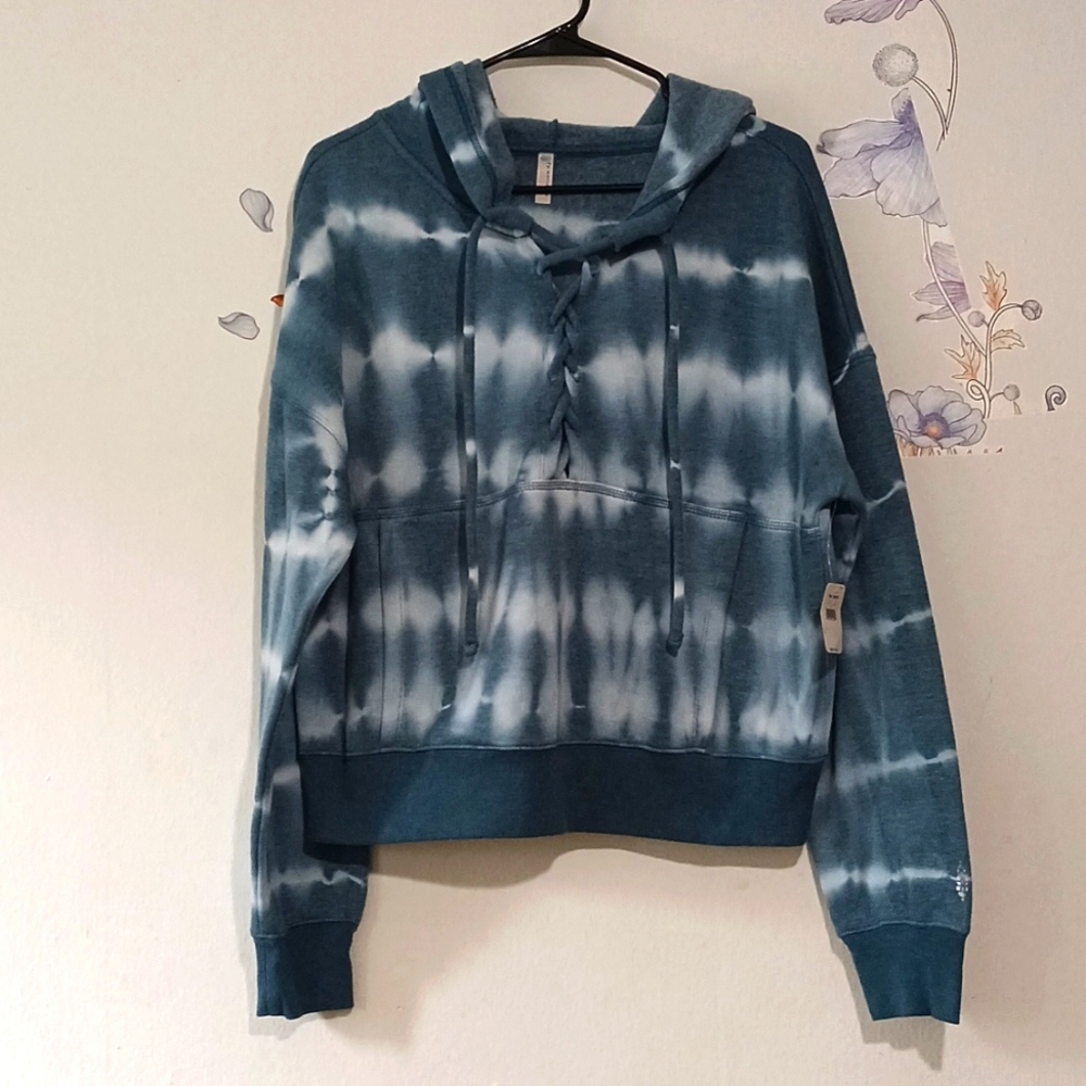 FP MOVEMENT HOODIE SWEATER SIZE M HOST PICK!